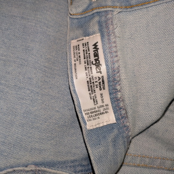 Light Blue Jeans - Picture 2 of 6